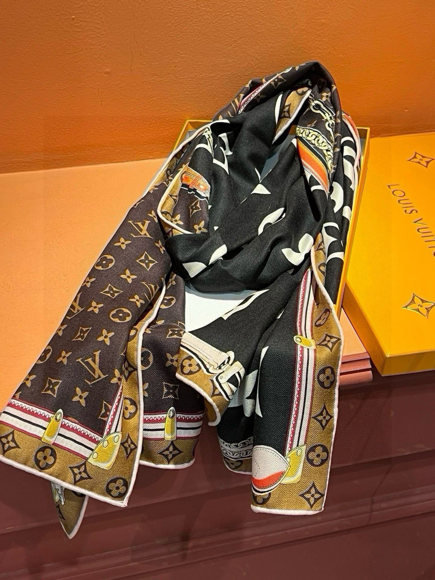 Louis Vuitton Scarf